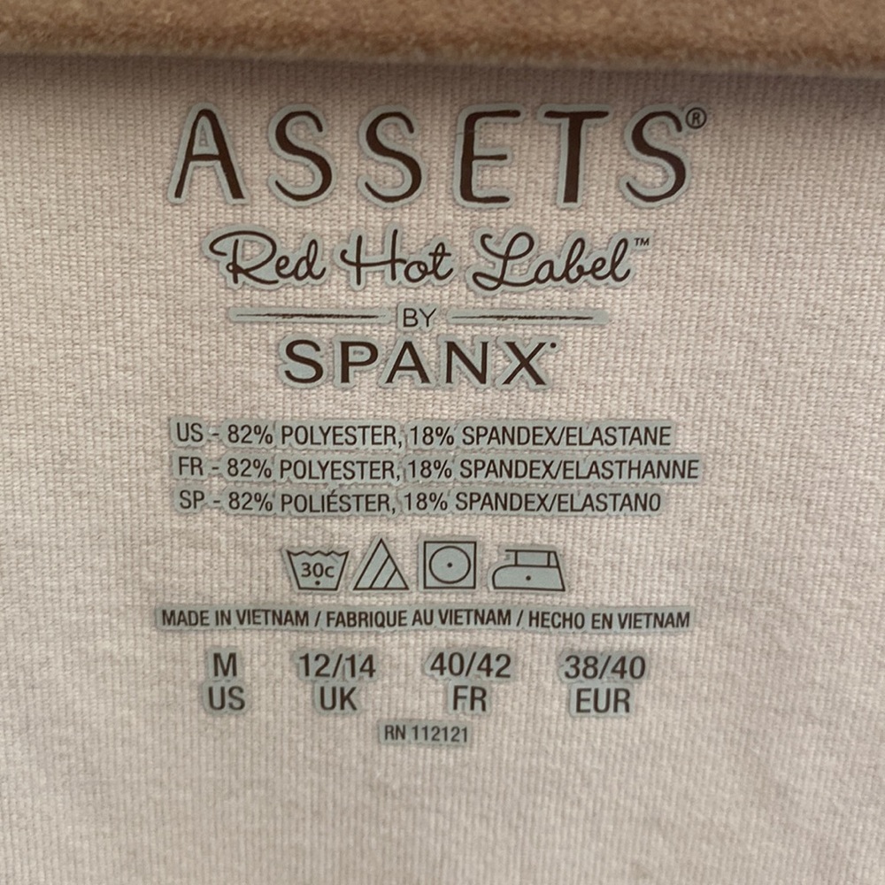 Spanx Shape-wear Size Medium - Picture 3 of 3